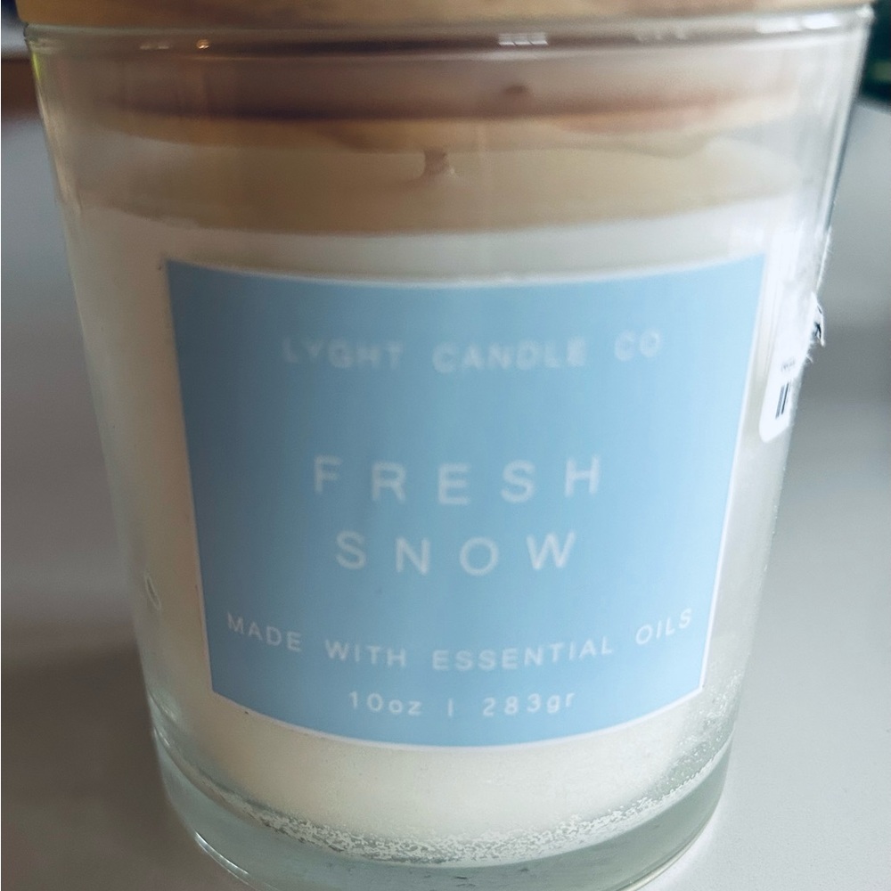Fresh Snow Scented Candle - White